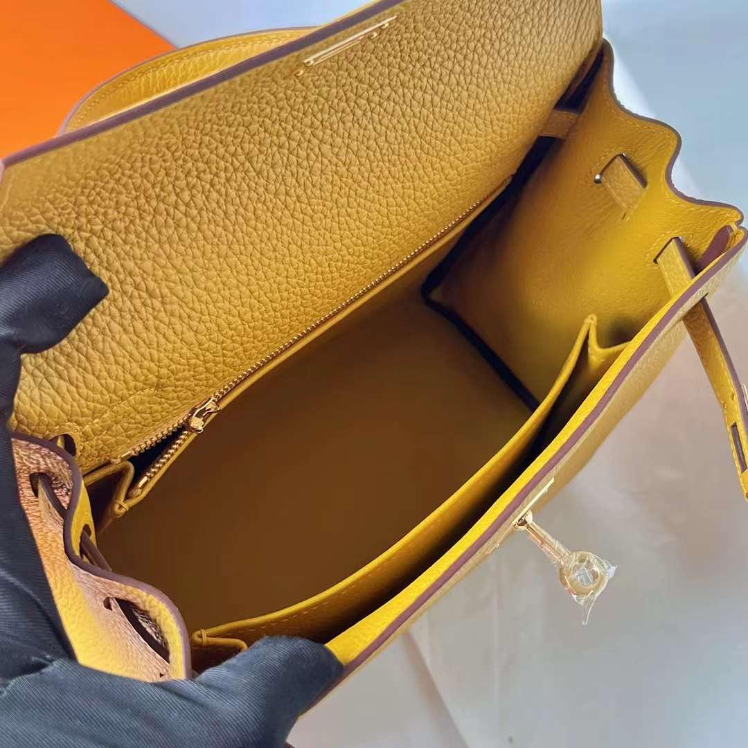 Hermès（爱马仕）Kelly 凯莉包 Togo皮 进口小牛皮 9D 琥珀黄 金扣 25cm 全手工蜡线缝 Ghw