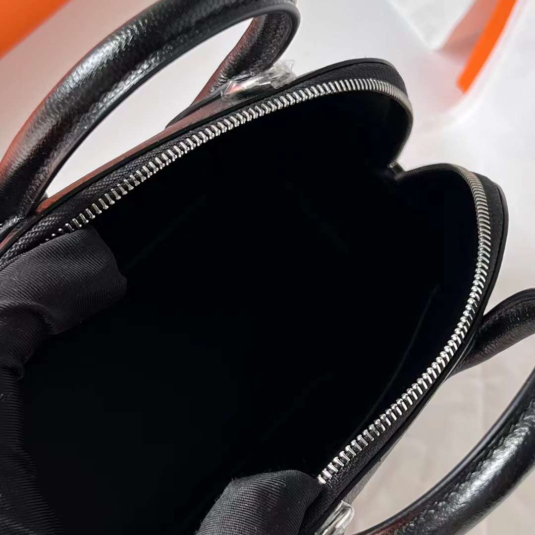 Hermès（爱马仕）Mini Bolide 迷你保龄球包 Chevre 进口山羊皮 Ck89 黑色 银扣 19cm 全手工蜡线缝 Phw