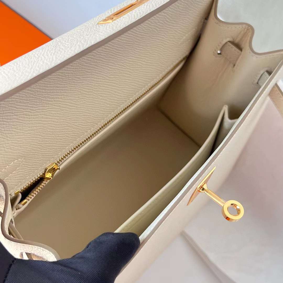 Hermès（爱马仕）Kelly 凯莉包 Epsom Ck10 奶昔白 Craie 金扣 25cm 全手工蜡线缝 Ghw