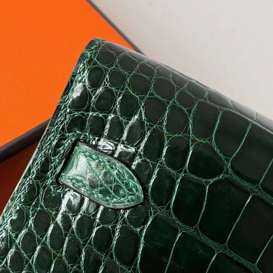 Hermès（爱马仕）Kelly to go 亮面美洲鳄鱼皮 Shiny Alligator Crocodile Ck67 祖母绿 金扣 20cm Ghw 全手工蜡线缝