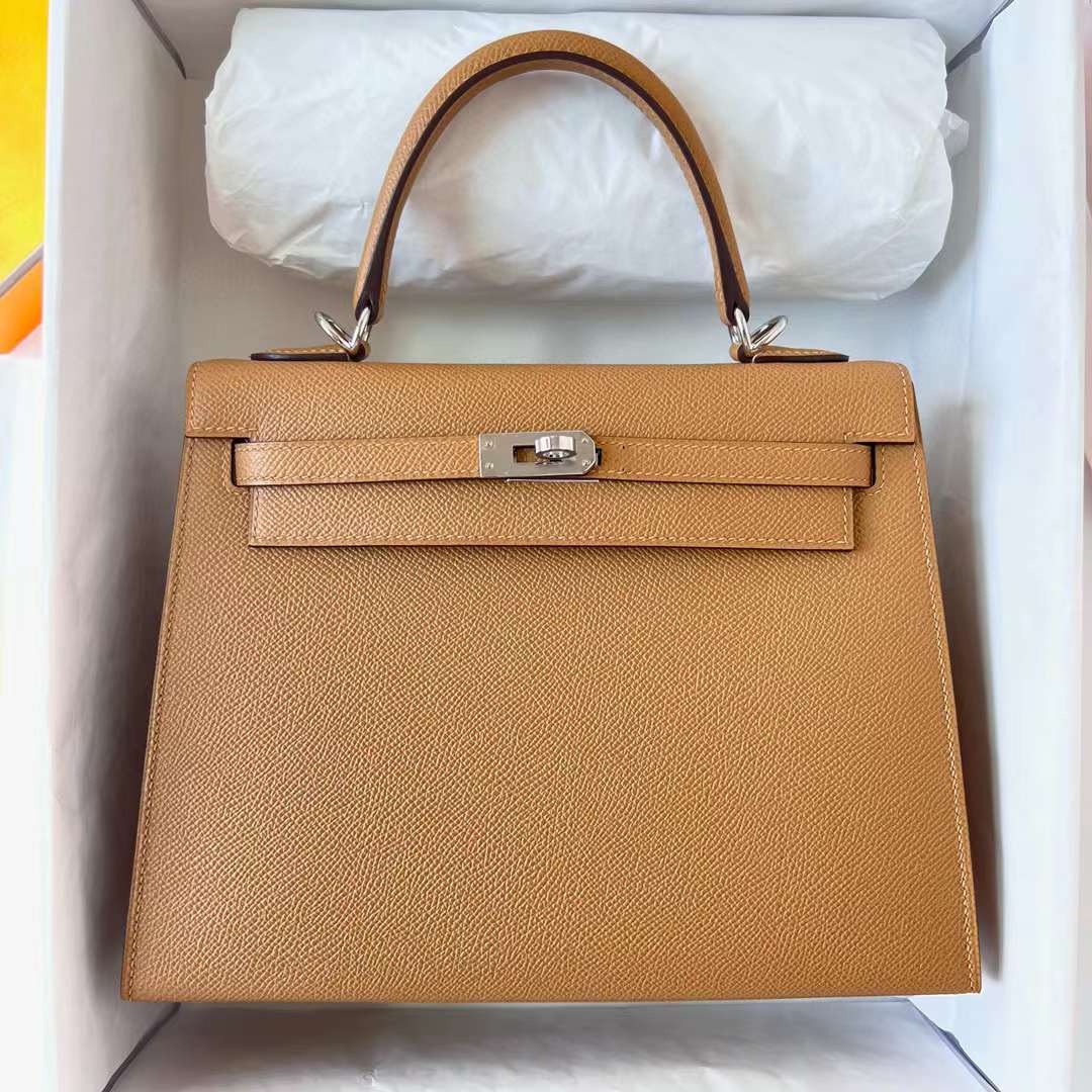 Hermès（爱马仕）Kelly 凯莉包 Epsom 0M 奶茶色 Chai 银扣 25cm 全手工蜡线缝 Phw