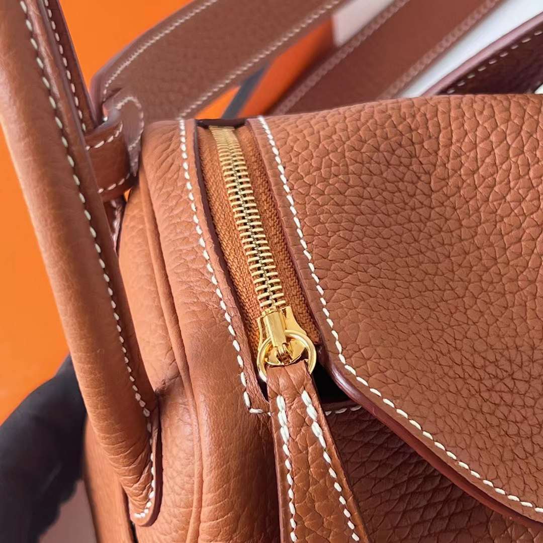 Hermès（爱马仕）Mini Lindy 迷你琳迪 Clemence 进口大牛皮 Ck37 金棕色 金扣 19cm 全手工蜡线缝 Ghw
