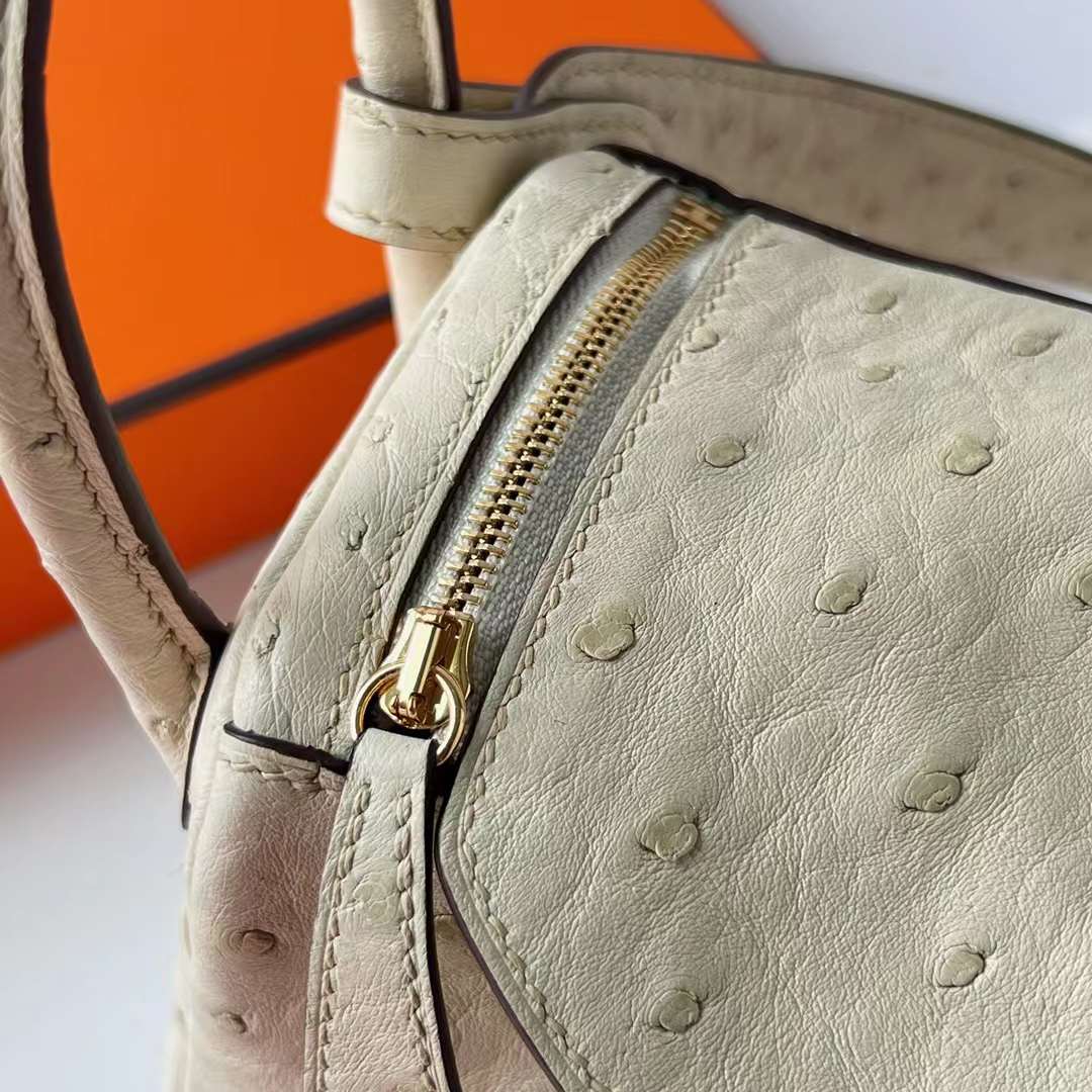Hermès（爱马仕）Mini Lindy 迷你琳迪包 Ostrich 3C 羊毛白 19cm 全手工缝制 金扣 Ghw