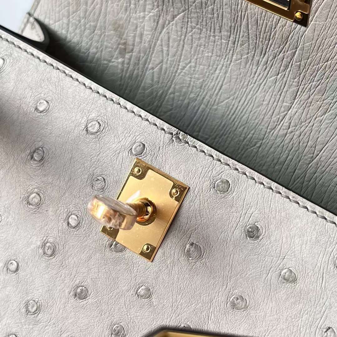 Hermès（爱马仕）Mini Kelly Pochette Ostrich 进口鸵鸟皮 8U 冰川灰 金扣 22cm 全手工蜡线缝 Ghw