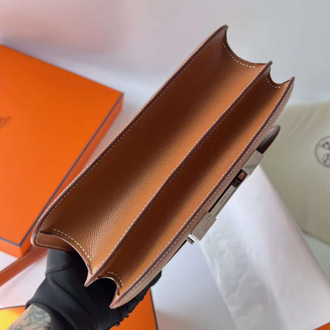 Hermès（爱马仕）Constance 空姐包 Epsom Ck37 金棕色 Gold 银扣 24cm Phw 全手工蜡线缝