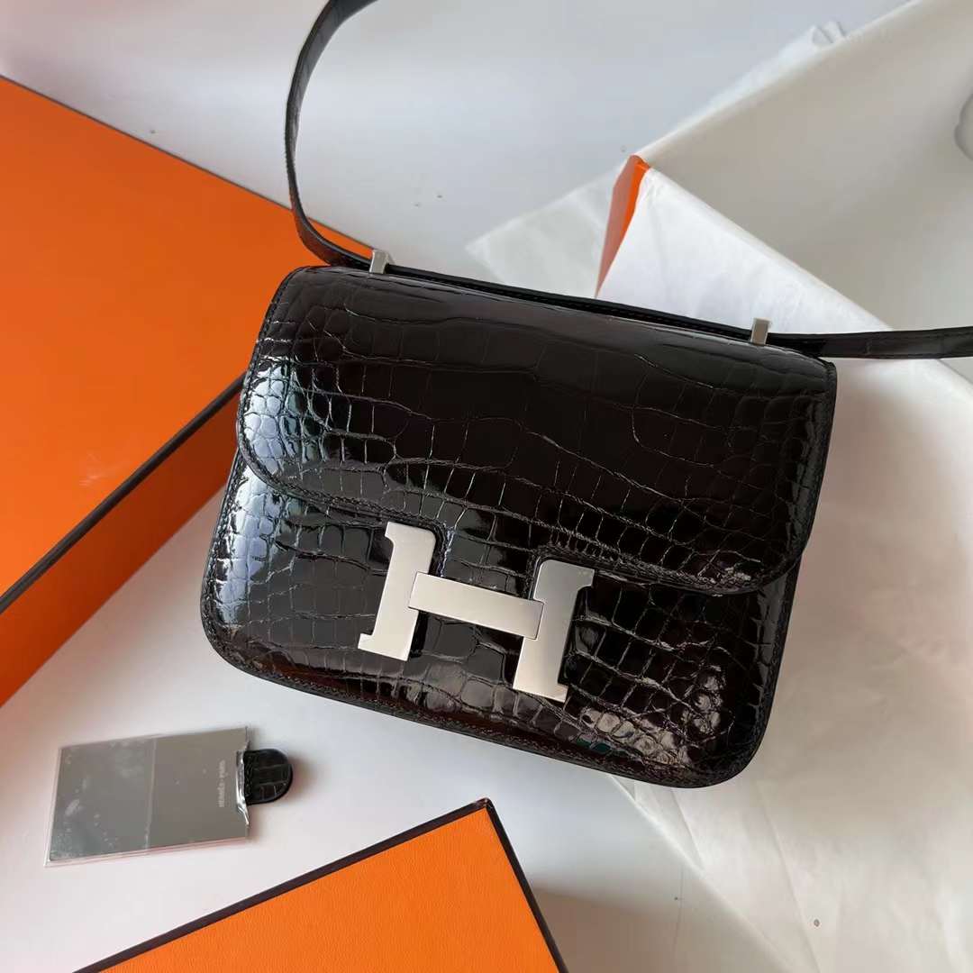 Hermès（爱马仕）Constance 镜子款 Shiny Alligator Crocodile 亮面美洲鳄鱼皮 Ck89 黑色 Noir 银扣 1-19cm 全手工蜡线缝 Phw