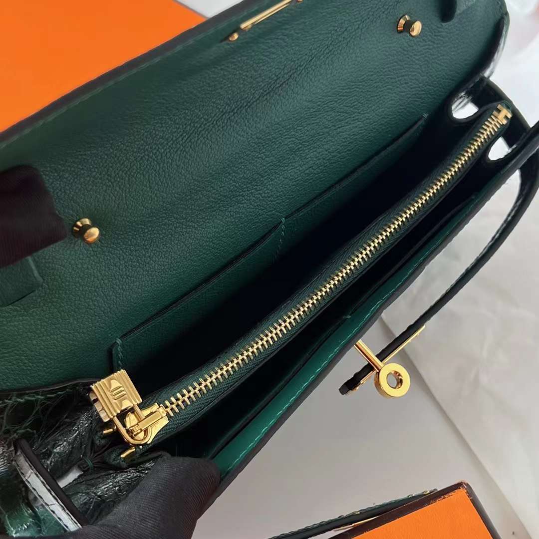 Hermès（爱马仕）Kelly to go 亮面美洲鳄鱼皮 Shiny Alligator Crocodile Ck67 祖母绿 金扣 20cm Ghw 全手工蜡线缝
