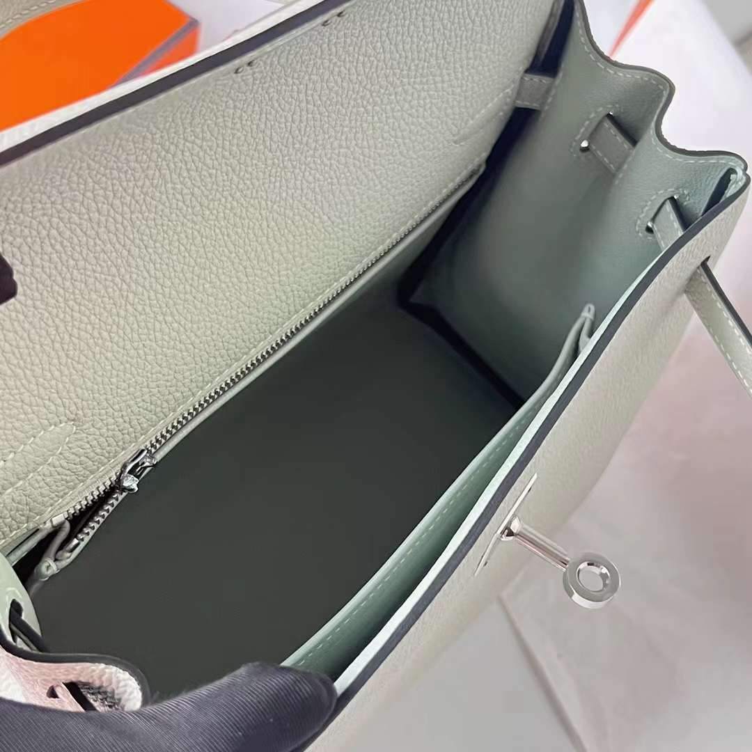 Hermès（爱马仕）Kelly 凯莉包 Togo 进口小牛皮 W0 水晶灰 银扣 25cm 全手工蜡线缝 Phw
