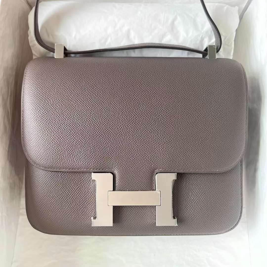 Hermès（爱马仕）Constance 空姐包 Epsom 8F 锡器灰 Etain 银扣 24cm Phw 全手工蜡线缝