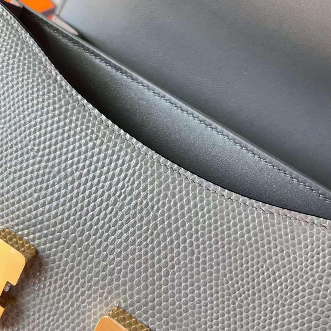 Hermès（爱马仕）Constance 空姐包 Lizard 进口蜥蜴皮 Ck81 斑鸠灰 金扣 19cm 全手工蜡线缝 Ghw
