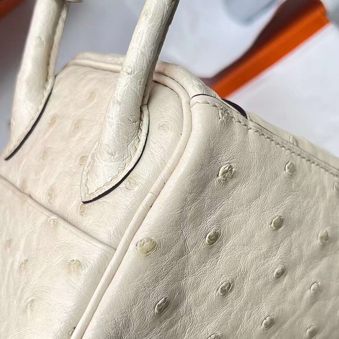 Hermès（爱马仕）Mini Lindy 迷你琳迪包 Ostrich 3C 羊毛白 19cm 全手工缝制 金扣 Ghw
