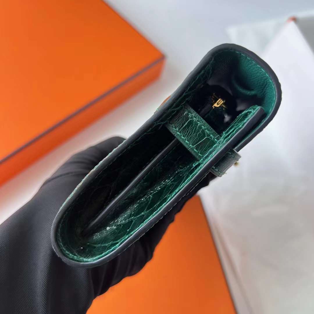 Hermès（爱马仕）Kelly to go 亮面美洲鳄鱼皮 Shiny Alligator Crocodile Ck67 祖母绿 金扣 20cm Ghw 全手工蜡线缝