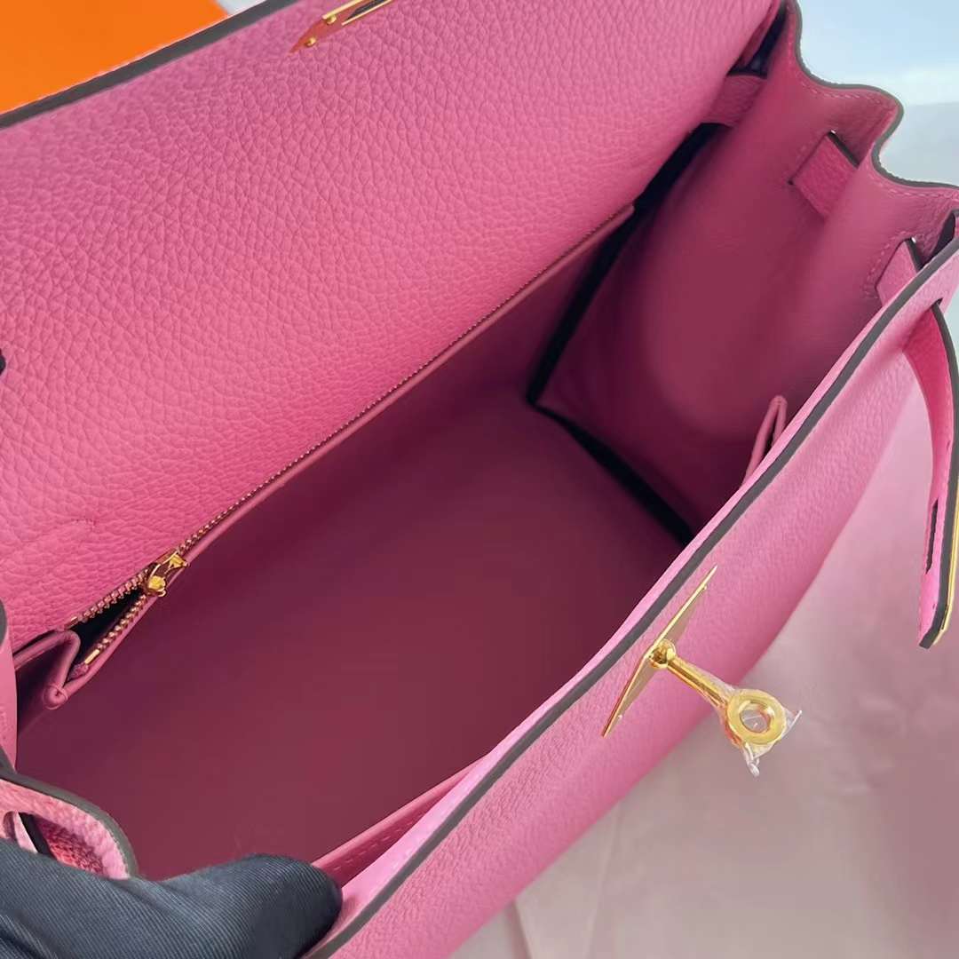 Hermès（爱马仕）Kelly 凯莉包 Togo皮 进口小牛皮 5P 樱花粉 金扣 28cm 全手工蜡线缝 Ghw