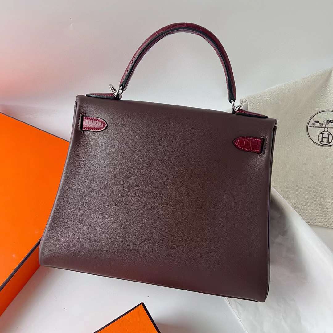 Hermès（爱马仕）Kelly 凯莉包 Swift 拼 雾面鳄鱼皮 0G 马鞍红 银扣 28cm 全手工蜡线缝 Phw