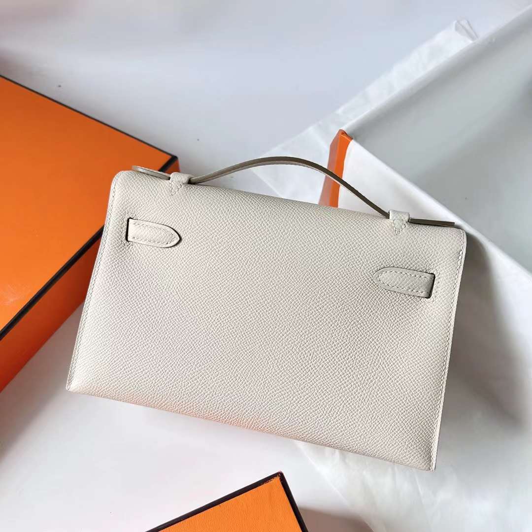 Hermès（爱马仕）Mini Kelly Pochette Epsom Ck10 奶昔白 Craie 金扣 22cm 全手工蜡线缝 Ghw