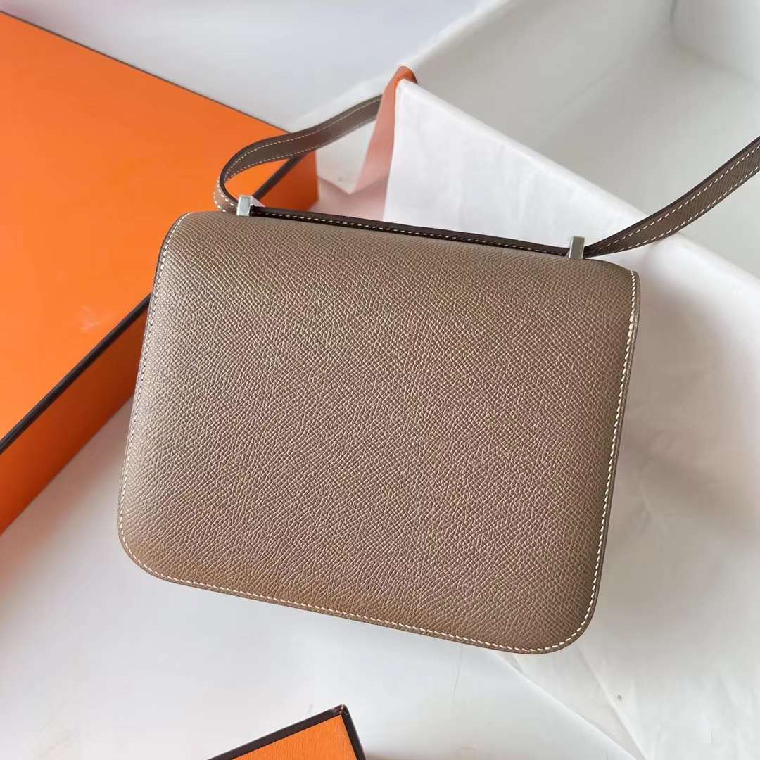 Hermès（爱马仕）Constance 空姐包 Epsom Ck18 大象灰 Etoupe 银扣 19cm 全手工蜡线缝 Phw
