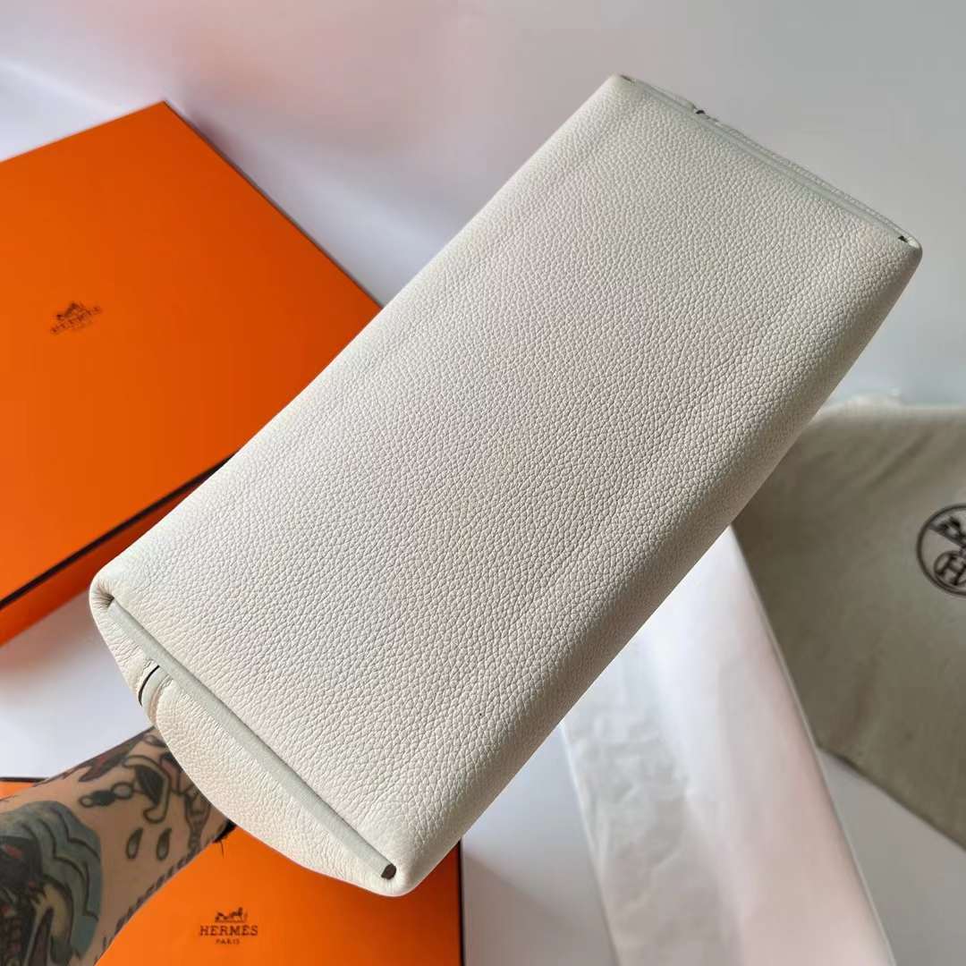 Hermès（爱马仕）Kelly 2424 Maurice 拼 雾面美洲鳄鱼皮 8L 冰川白 银扣 29cm 全手工蜡线缝制 Phw
