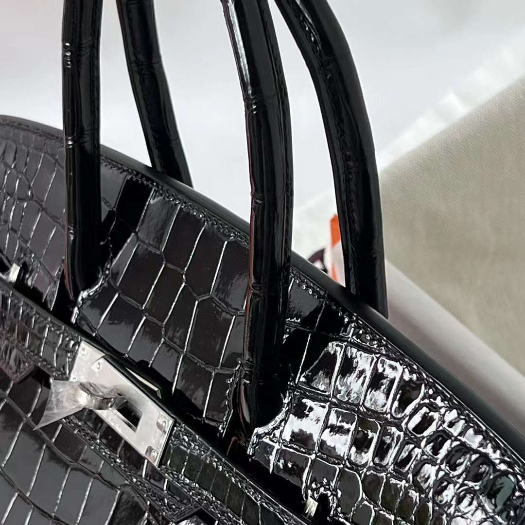 Hermès（爱马仕）Birkin 铂金包 亮面鳄鱼皮 Ck89 黑色 银扣 30cm 全手工蜡线缝 Phw
