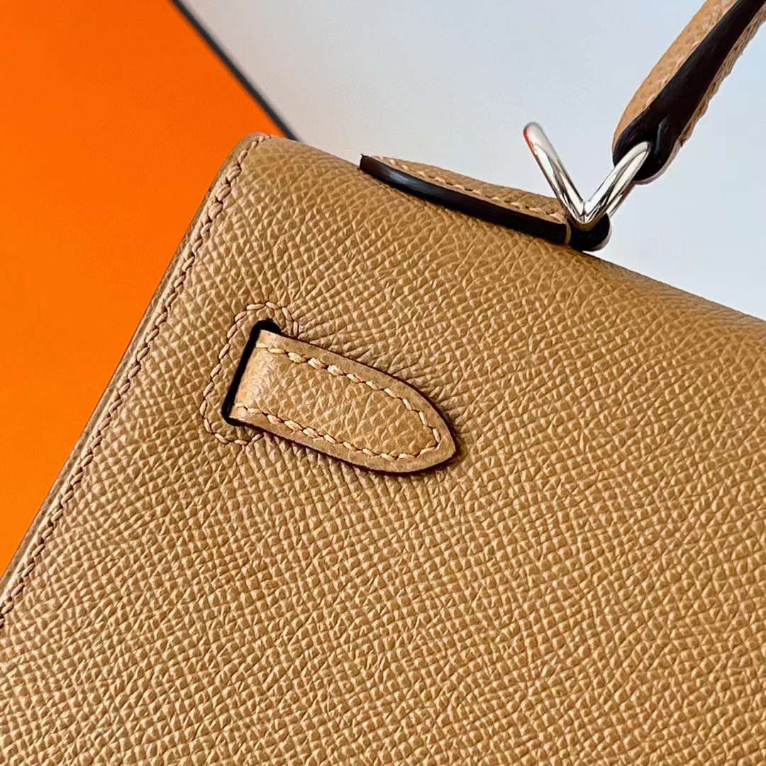 Hermès（爱马仕）Kelly 凯莉包 Epsom 0M 奶茶色 Chai 银扣 25cm 全手工蜡线缝 Phw
