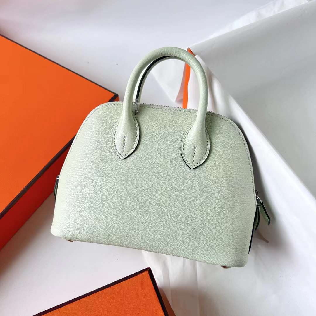 Hermès（爱马仕）Mini Bolide 迷你保龄球包 Chevre 进口山羊皮 0S 气泡绿 银扣 19cm 全手工蜡线缝 Phw