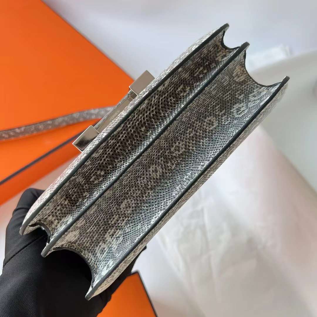 Hermès（爱马仕）Constance 空姐包 Lizard 进口蜥蜴皮 自然色 银扣 19cm 全手工蜡线缝 Phw