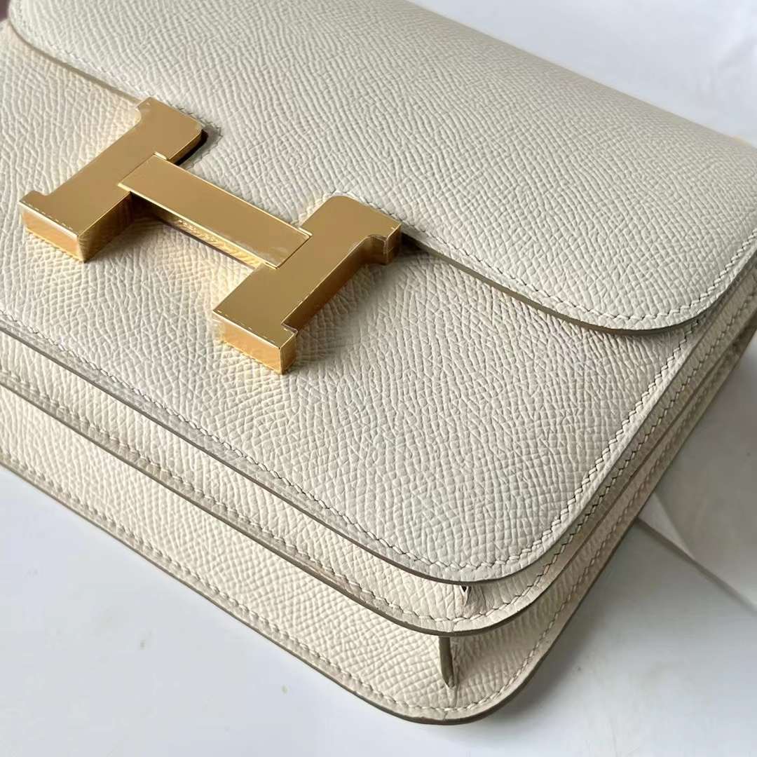 Hermès（爱马仕）Constance 空姐包 Epsom 镜子款 Ck10 奶昔白 金扣 1-19cm 全手工蜡线缝 Ghw