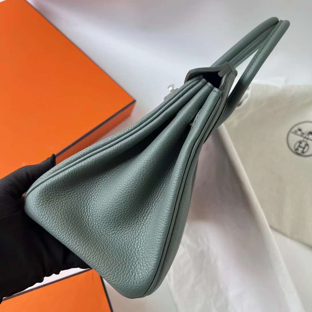 Hermès（爱马仕）Birkin 铂金包 Togo 顶级小牛皮 Cc63 杏绿色 银扣 25cm 全手工蜡线缝 Phw