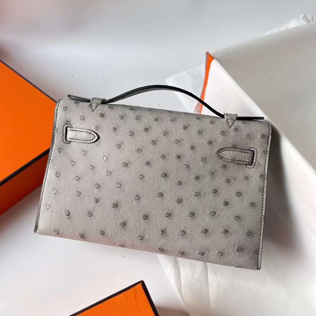 Hermès（爱马仕）Mini Kelly Pochette Ostrich 进口鸵鸟皮 8U 冰川灰 金扣 22cm 全手工蜡线缝 Ghw