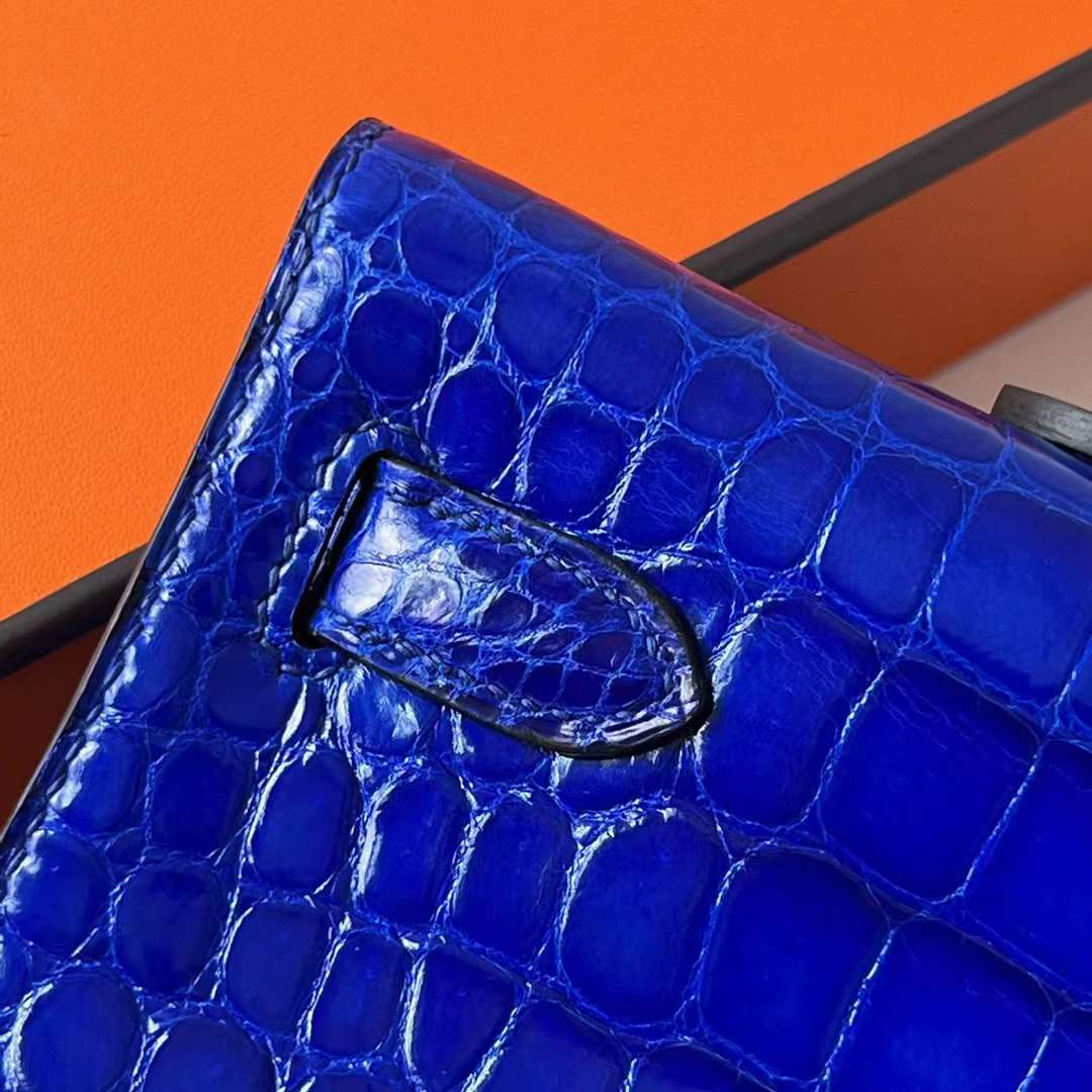 Hermès（爱马仕）Kelly cut 亮面倒v澳洲湾鳄 shiny porosus crocodile 7T 电光蓝 银扣 31cm 全手工蜡线缝 Phw