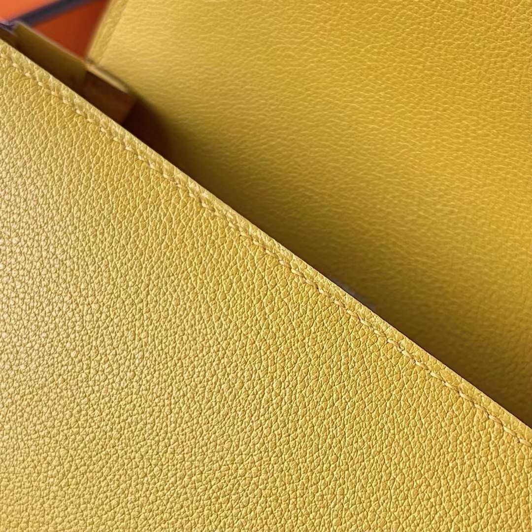 Hermès（爱马仕）Roulis 猪鼻子 Evercolor 银扣 9O 那不勒斯黄 银扣 18cm 全手工蜡线缝 Phw