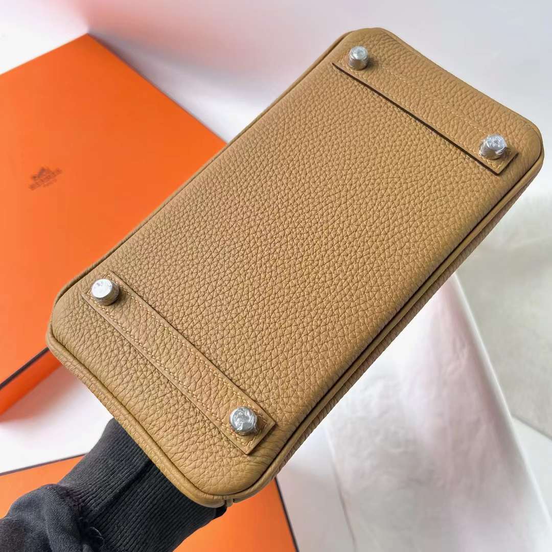 Hermès（爱马仕）Birkin 铂金包 Togo皮 顶级小牛皮 4B 饼干色 内拼 T0 雾蓝色 银扣 25cm 全手工蜡线缝 Phw