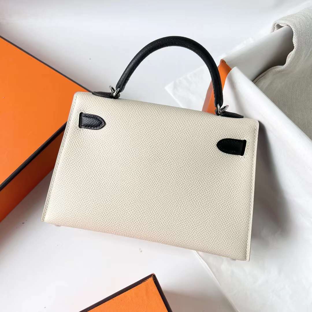 Hermès（爱马仕）Mini Kelly 迷你凯莉 Epsom Ck10 奶昔白 & Ck89 黑色 银扣 22cm 全手工蜡线缝 Phw