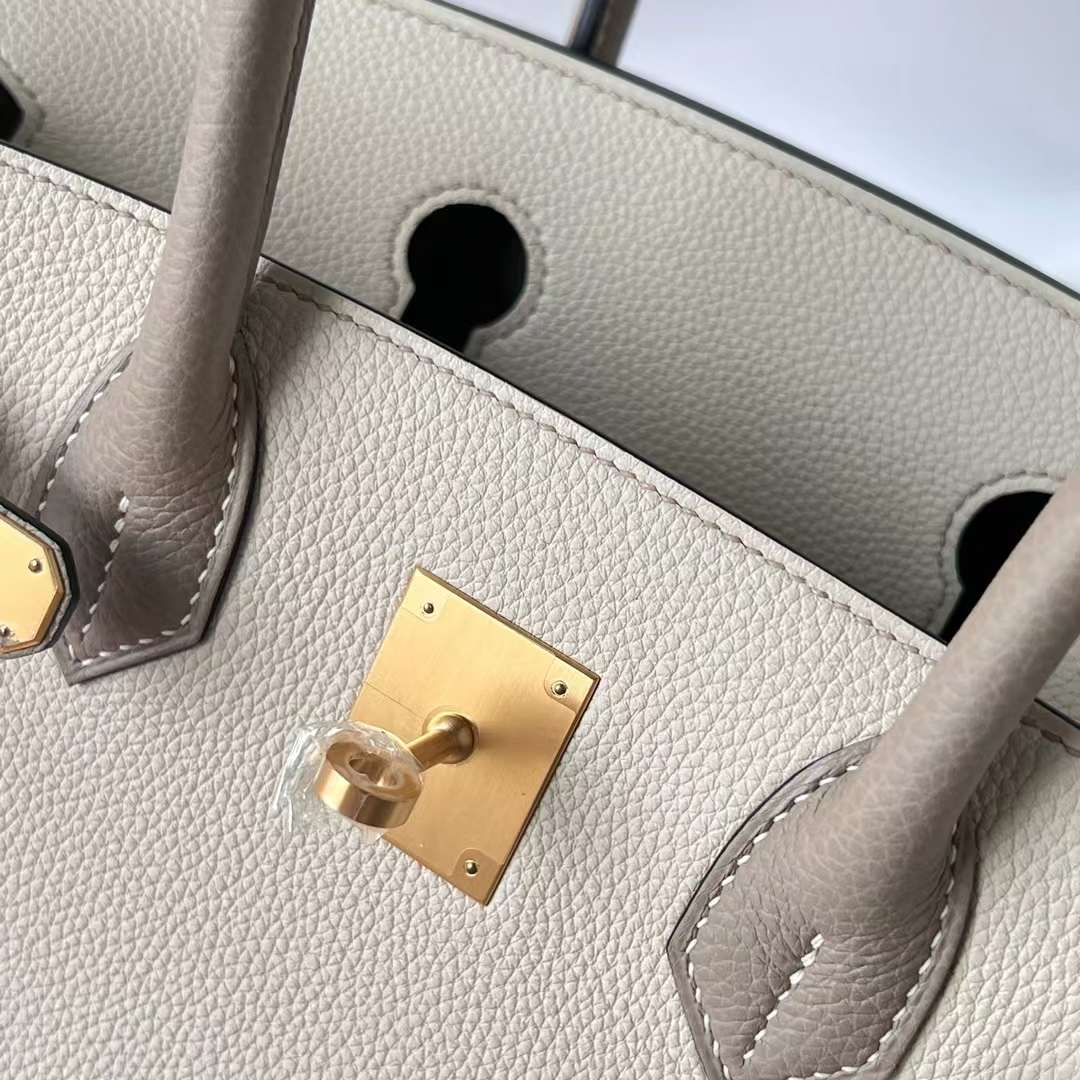 Hermès（爱马仕）Birkin 铂金包 Hss Togo 顶级小牛皮 Ck10 奶昔白 拼 Ck81 斑鸠灰 拉丝金扣 30cm 全手工蜡线缝 Ghw