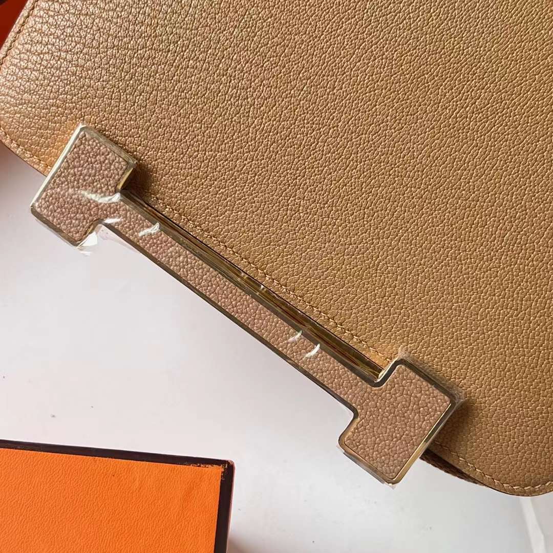 Hermès（爱马仕）Geta 木屐包 Chevre 进口山羊皮 4B 饼干色 金扣 20cm 全手工蜡线缝制 Ghw
