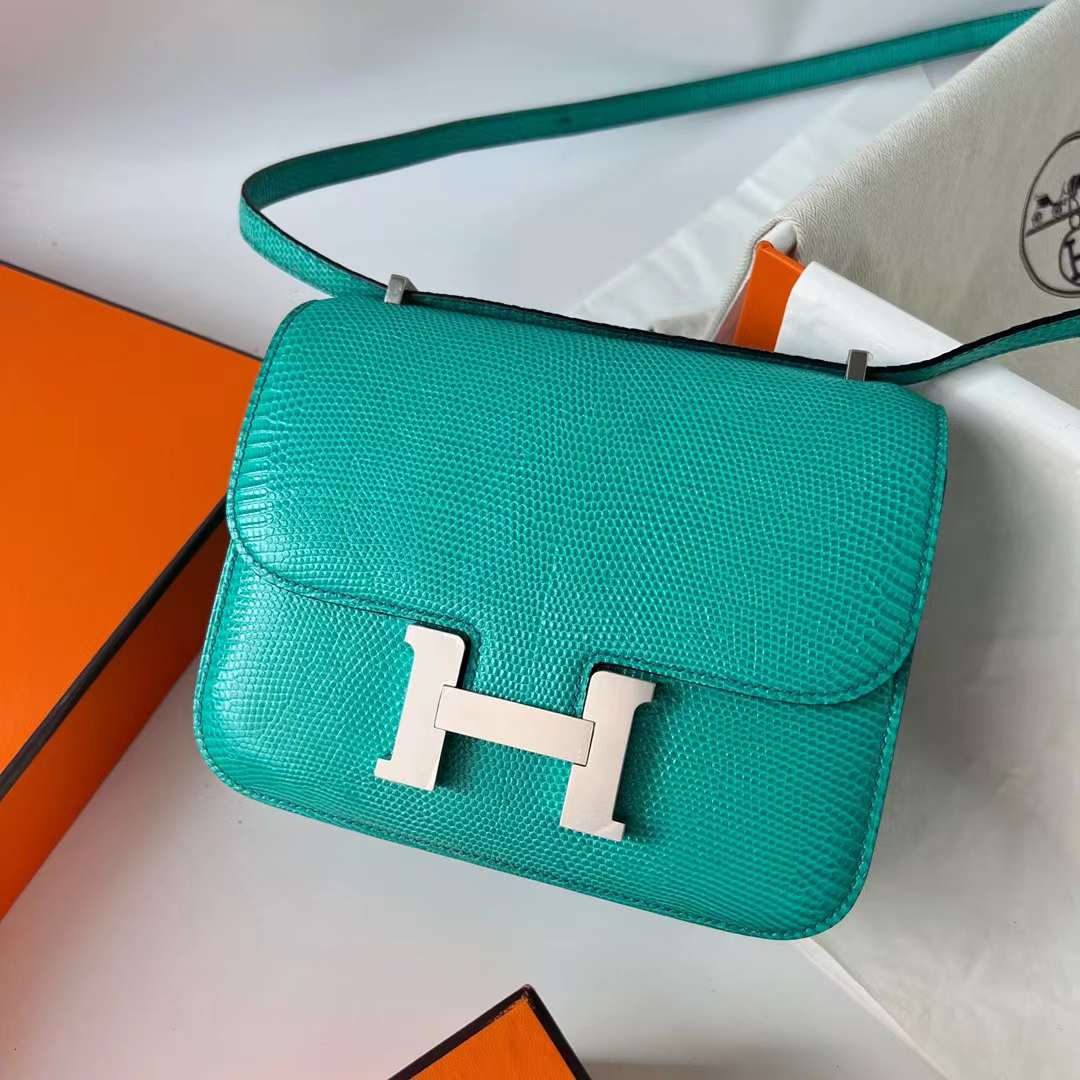 Hermès（爱马仕）Constance 空姐包 Lizard 进口蜥蜴皮 6W 薄荷绿 银扣 19cm 全手工蜡线缝 Phw