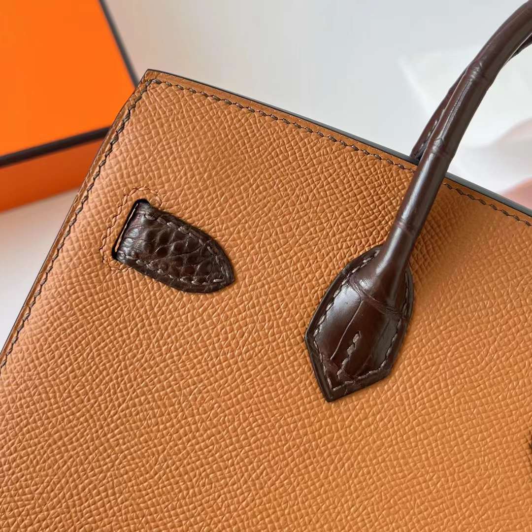 Hermès（爱马仕）Birkin 铂金包 限量版 小房子 金棕色 20cm 全手工蜡线缝制 Phw