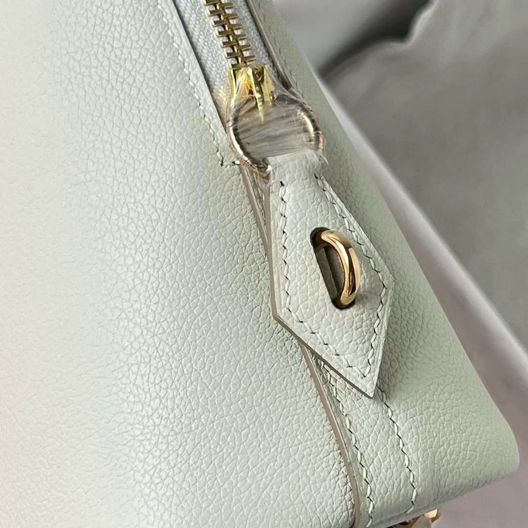 Hermès（爱马仕）Bolide 保龄球包 Evercolor 0T 蘑菇白 内拼 4B 饼干色 金扣 25cm 全手工蜡线缝 Ghw