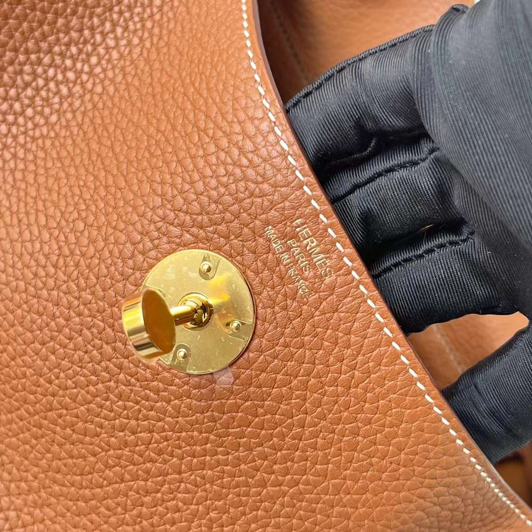 Hermès（爱马仕）Lindy 琳迪包 Clemence Ck37 金棕色 金扣 26cm 全手工蜡线缝制 Ghw