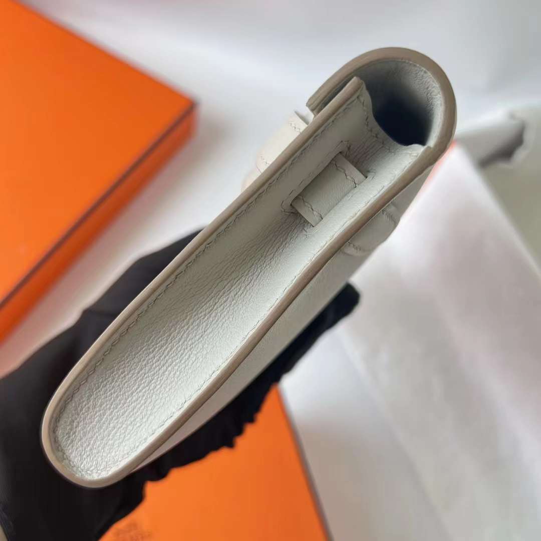 Hermès（爱马仕）Kelly cut 手拿包 Swift Ck80 珍珠灰 金扣 31cm 全手工蜡线缝 Ghw