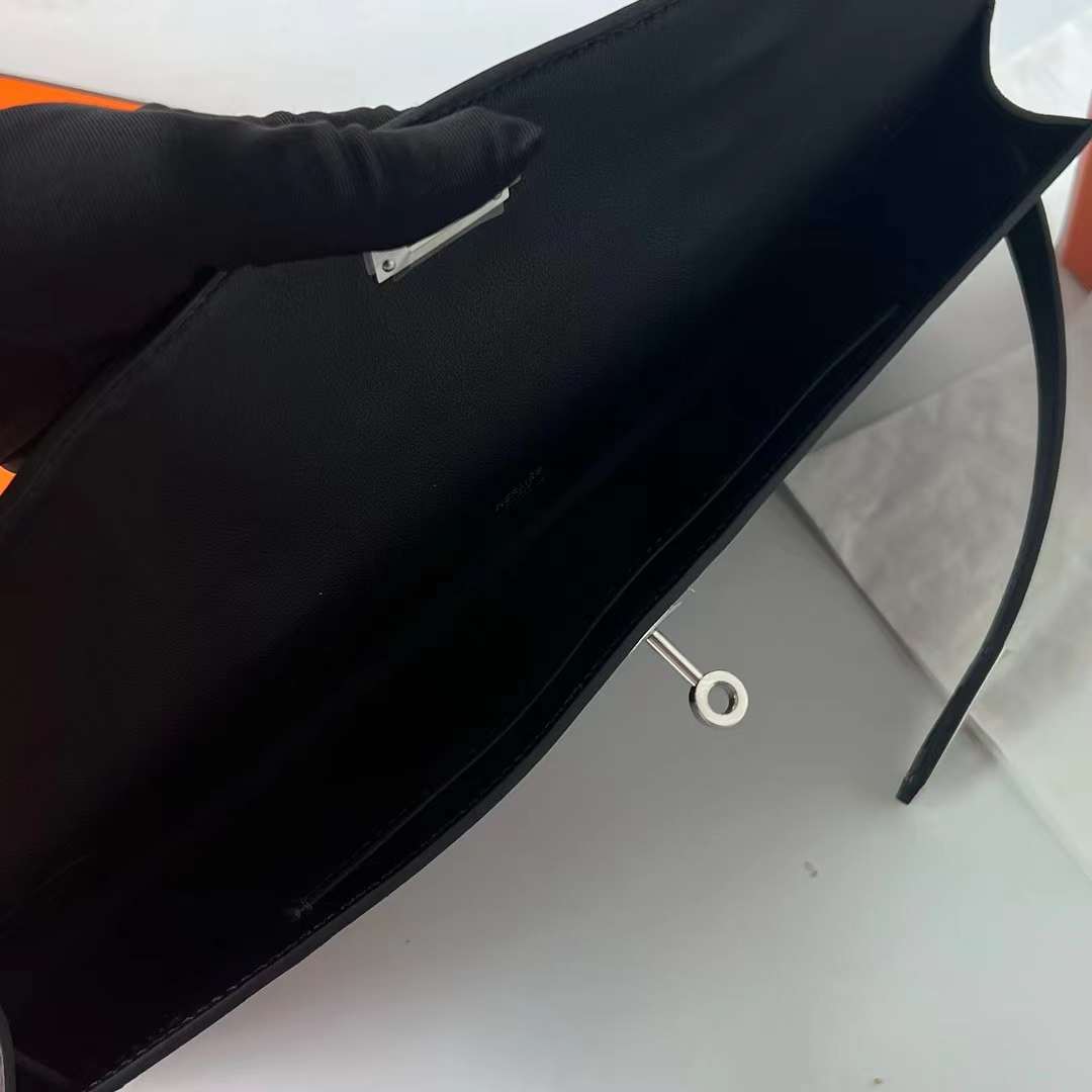 Hermès（爱马仕）Kelly cut 手拿包 Swift Ck89 黑色 银扣 31cm 全手工蜡线缝 Phw