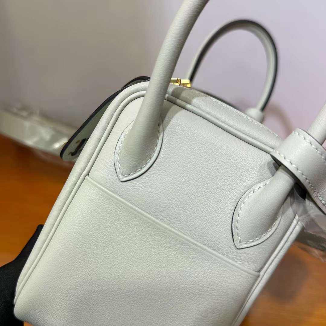 Hermès（爱马仕）Mini Lindy 迷你琳迪包 Swift 0W 水晶灰 金扣 19cm 全手工蜡线缝制 Ghw