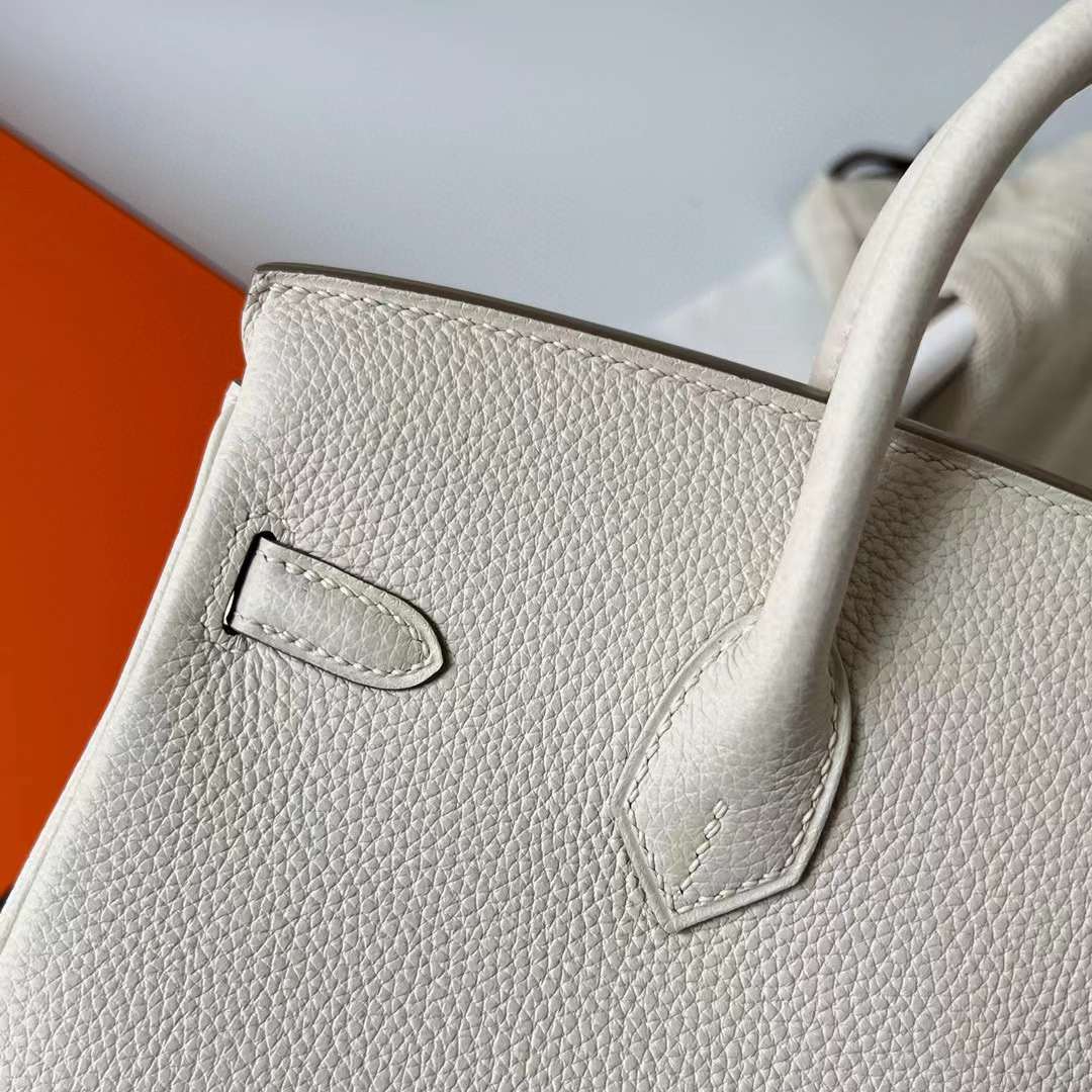 Hermès（爱马仕）Birkin 铂金包 Togo 顶级小牛皮 Ck10 奶昔白 银扣 25cm 全手工蜡线缝 Phw