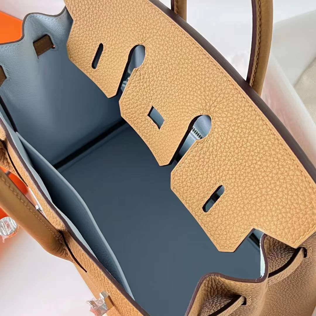Hermès（爱马仕）Birkin 铂金包 Togo皮 顶级小牛皮 4B 饼干色 内拼 T0 雾蓝色 银扣 25cm 全手工蜡线缝 Phw