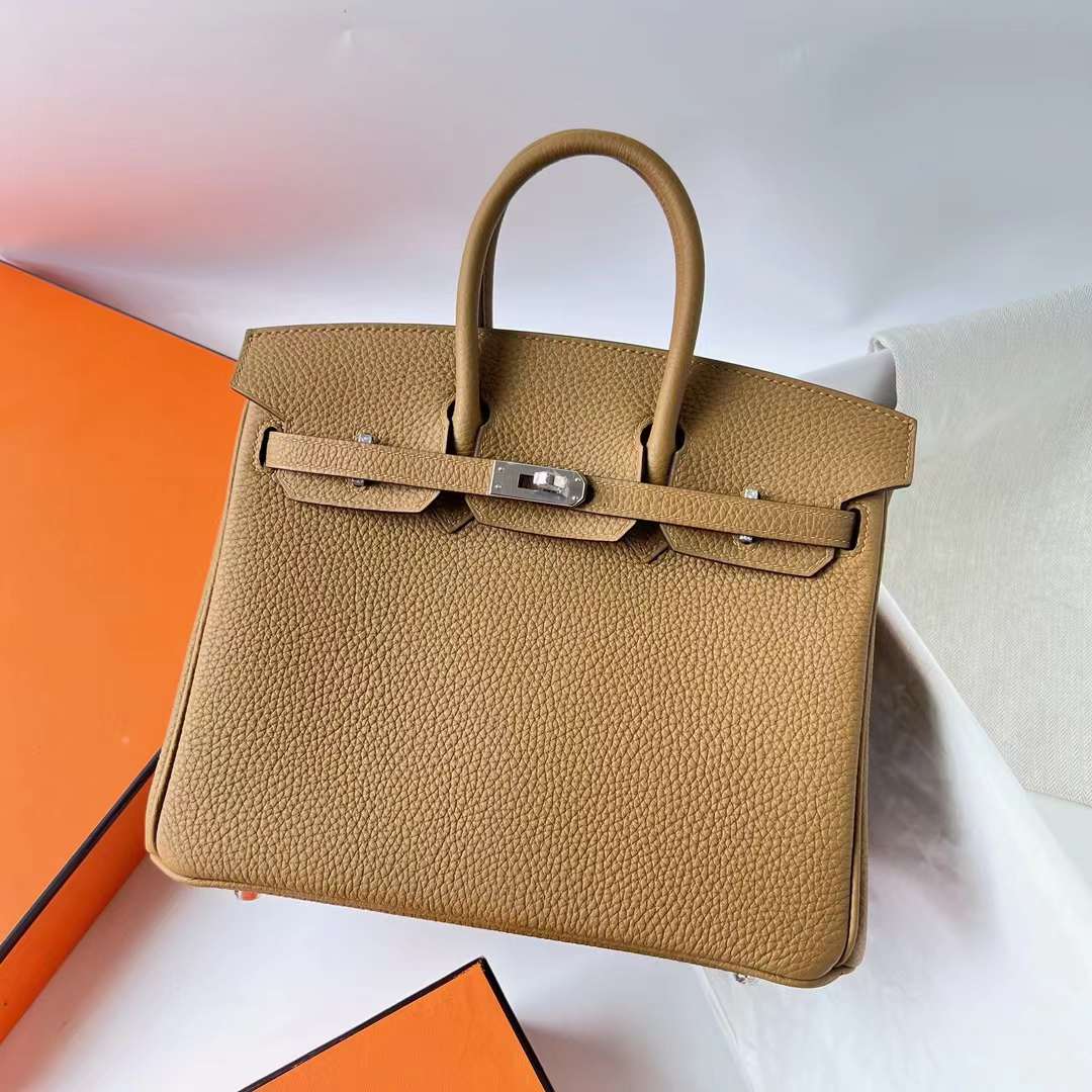 Hermès（爱马仕）Birkin 铂金包 Togo皮 顶级小牛皮 4B 饼干色 内拼 T0 雾蓝色 银扣 25cm 全手工蜡线缝 Phw