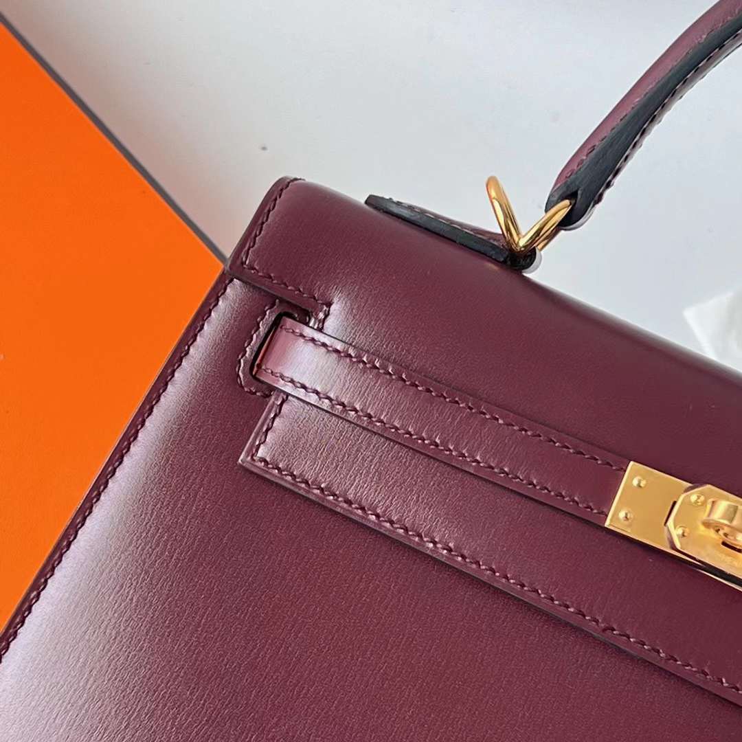Hermès（爱马仕）Kelly 凯莉包 Box皮 Ck57 波尔多酒红 金扣 金扣 25cm 全手工蜡线缝 Ghw