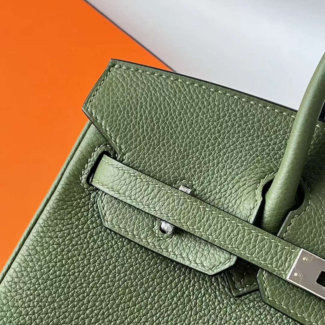Hermès（爱马仕）Birkin 铂金包 Togo皮 顶级小牛皮 V6 丛林绿 银扣 25cm 全手工蜡线缝 Phw