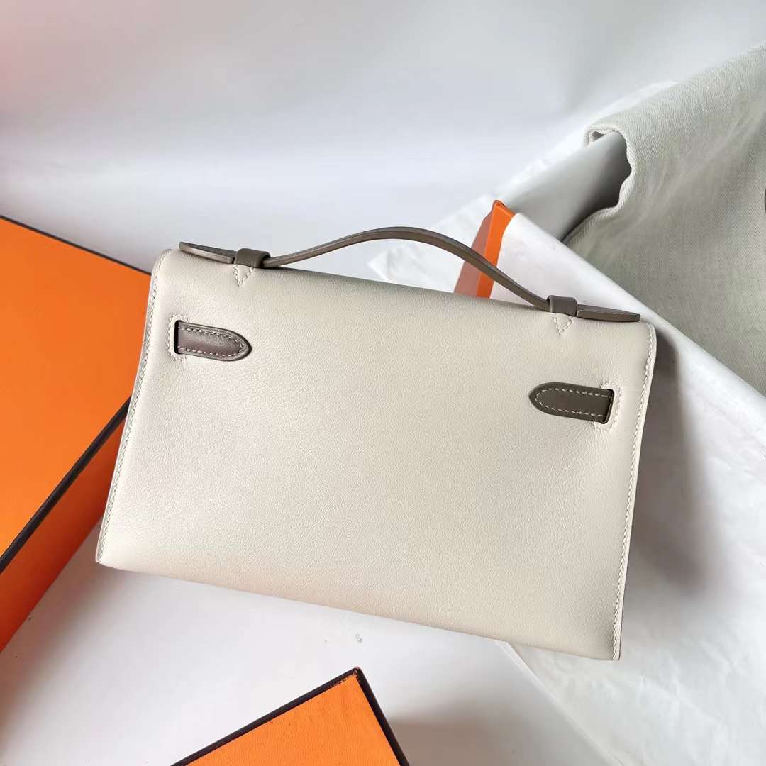 Hermès（爱马仕）Mini Kelly Pochette Swift Ck10 奶昔白 拼 M8 沥青灰 玫瑰金扣 22cm 全手工蜡线缝 Rghw