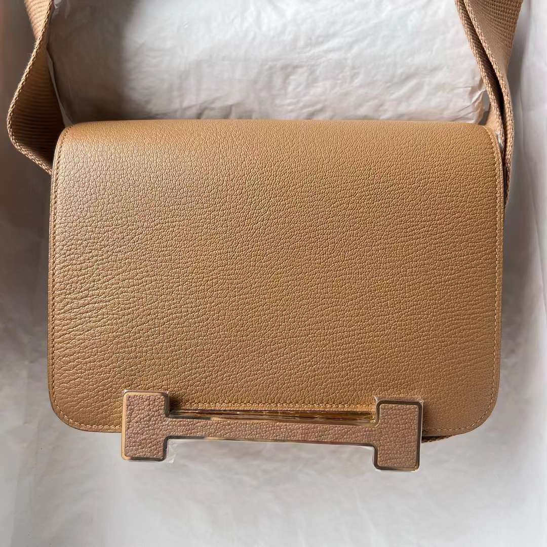 Hermès（爱马仕）Geta 木屐包 Chevre 进口山羊皮 4B 饼干色 金扣 20cm 全手工蜡线缝制 Ghw