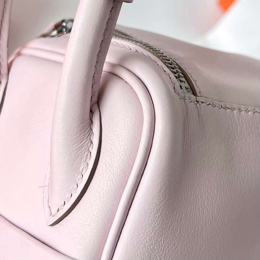 Hermès（爱马仕）Mini Lindy 迷你琳迪包 Swift 09 梦幻粉紫 银扣 19cm 全手工蜡线缝制 Phw