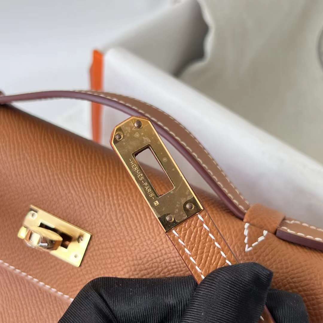 Hermès（爱马仕）Mini Kelly Pochette Epsom Ck37 金棕色 金扣 22cm 全手工蜡线缝制 Ghw